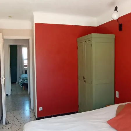 Ferienhaus Maison Climatisee Avec Cour, A 5 Min A Pied Sainte-Marie