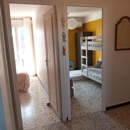 Maison Climatisee Avec Cour, A 5 Min A Pied بيت للعطل