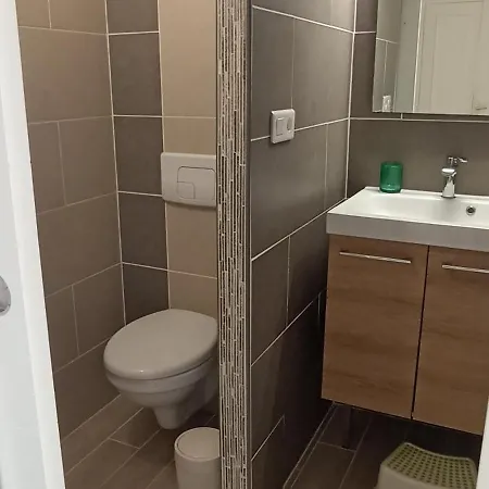 Maison Climatisee Avec Cour, A 5 Min A Pied بيت للعطل