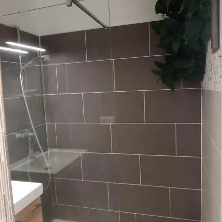 بيت للعطل Maison Climatisee Avec Cour, A 5 Min A Pied *